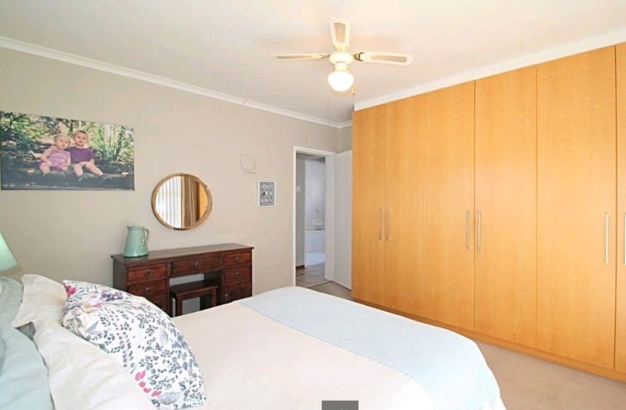 To Let 3 Bedroom Property for Rent in Heldervue Western Cape